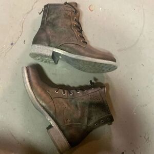 Size 39 (8.5) Steel Grey TAXI Motto Booties